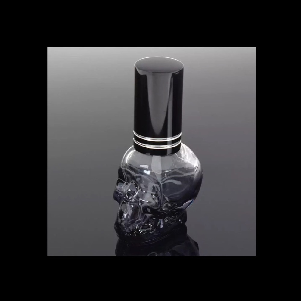 Skull empty 🥃🍼 Refillable.NWT - Picture 2 of 5